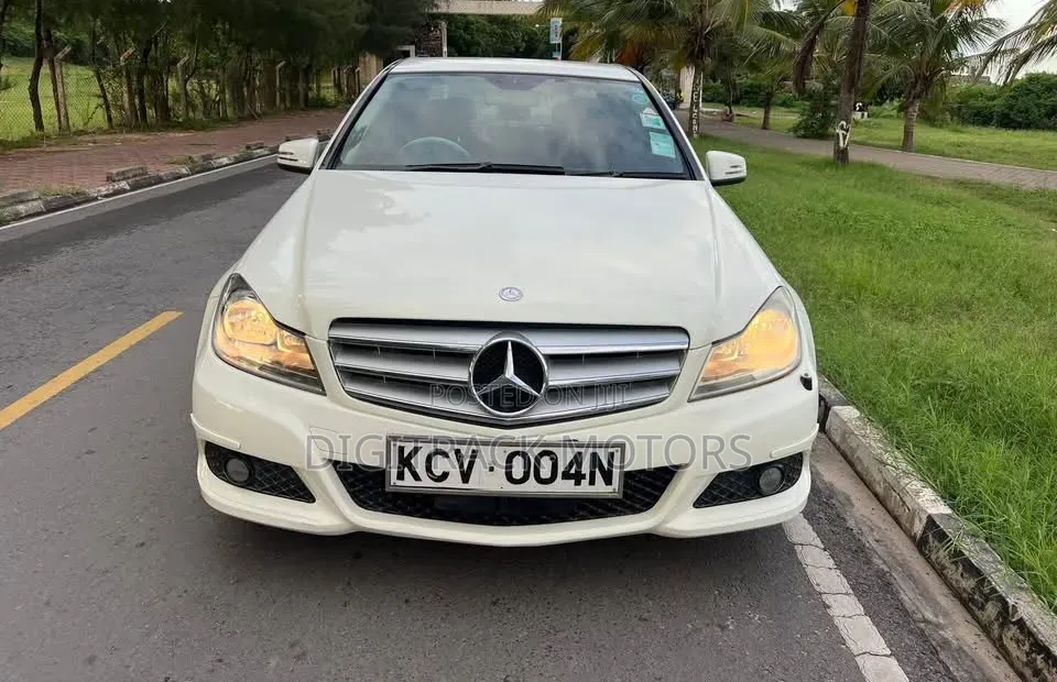 Mercedes-Benz C200 2012 White