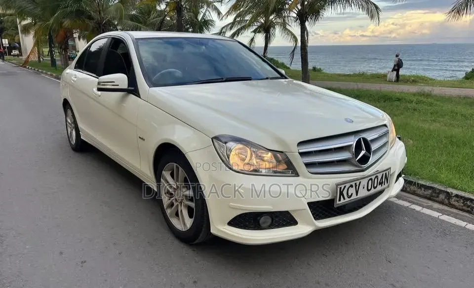 Mercedes-Benz C200 2012 White