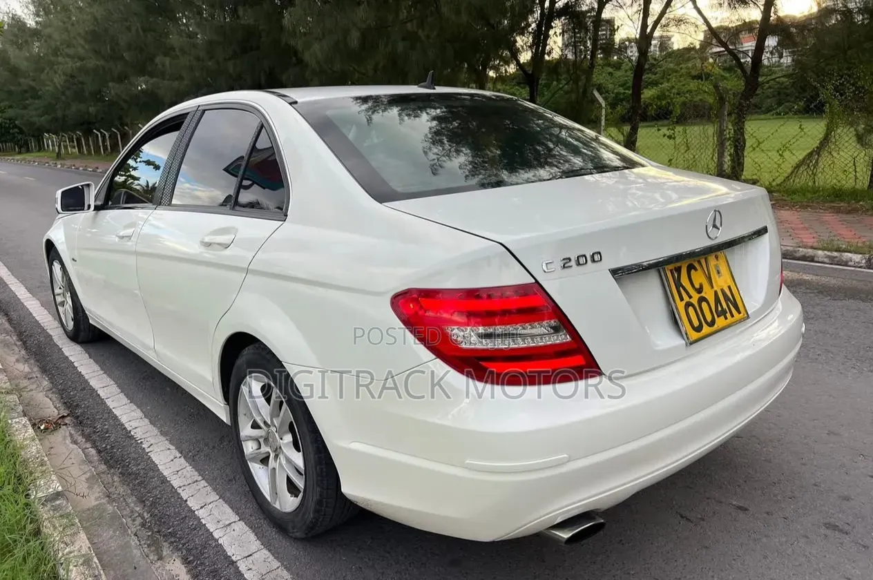 Mercedes-Benz C200 2012 White
