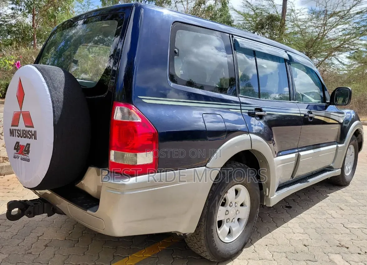 Mitsubishi Pajero 2003 Blue