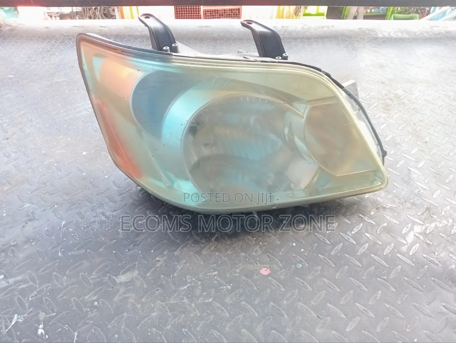 Toyota Noah 2005 Headlight