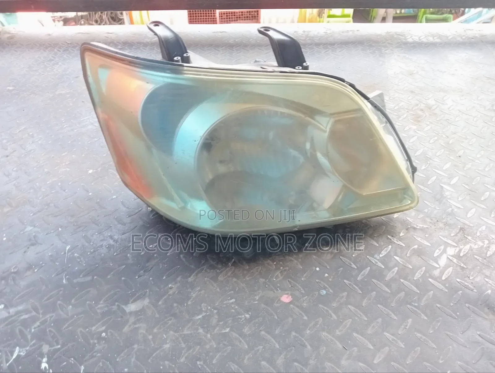 Toyota Noah 2005 Headlight