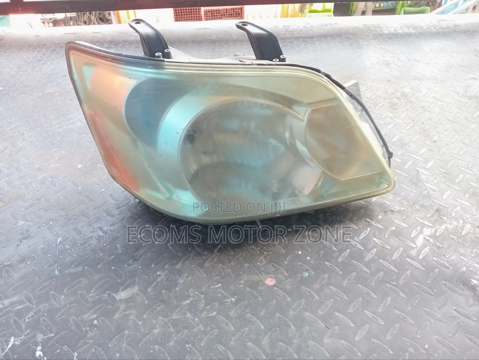 Toyota Noah 2005 Headlight