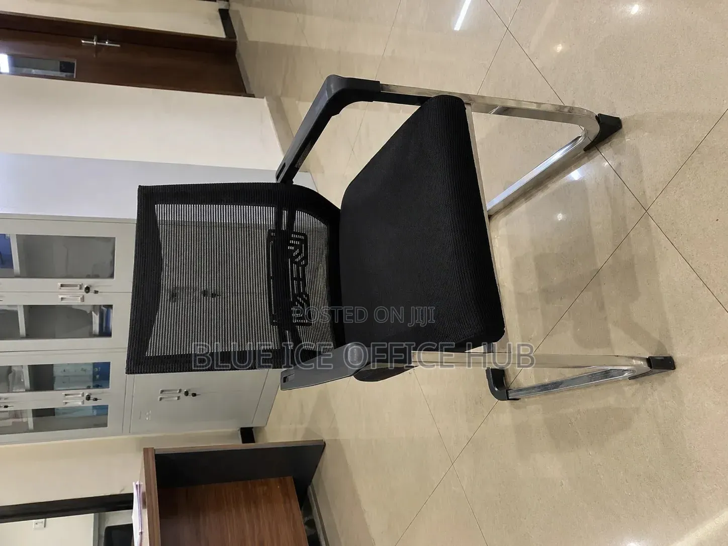 Black Mesh Visitor Chair – Chrome Frame Office Guest Chair