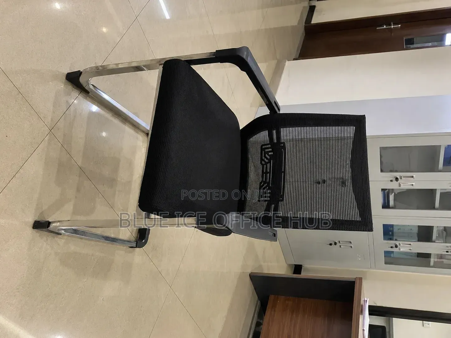 Black Mesh Visitor Chair – Chrome Frame Office Guest Chair