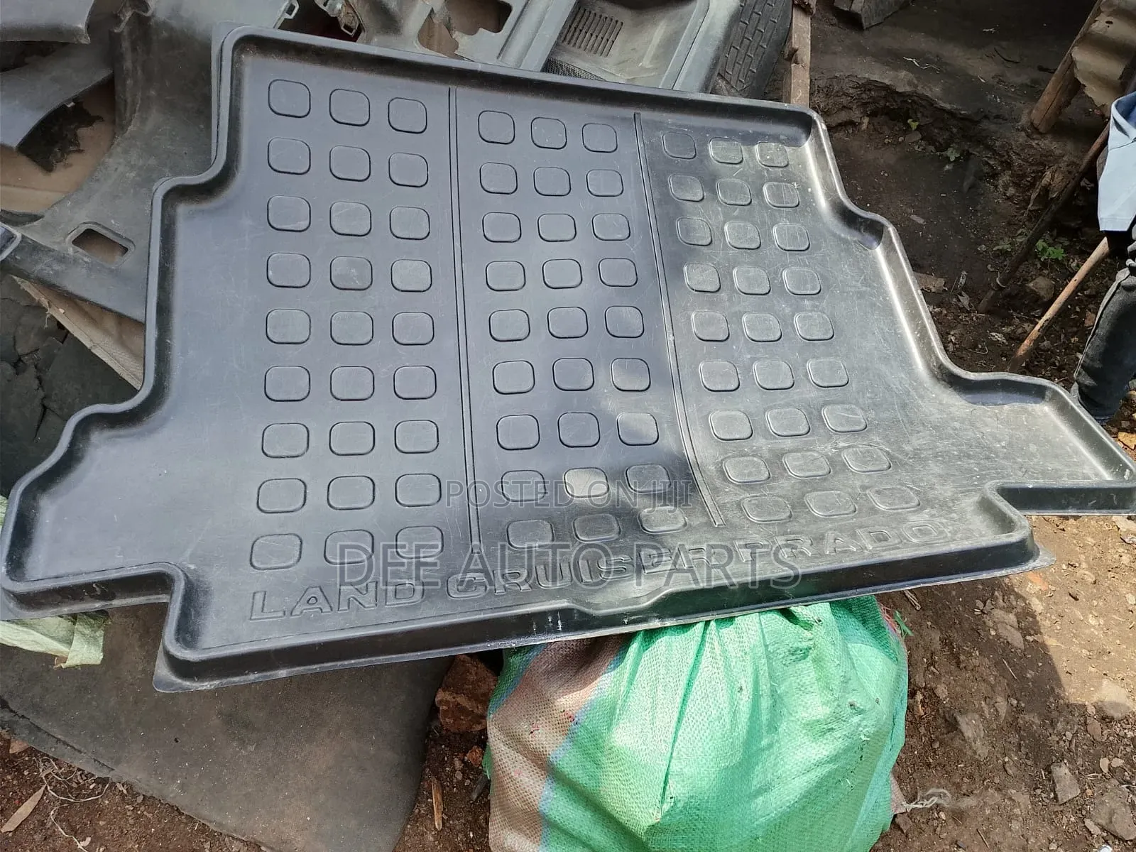 Cars Side Steps/Floor Mats/Mouldings/Stoneguards