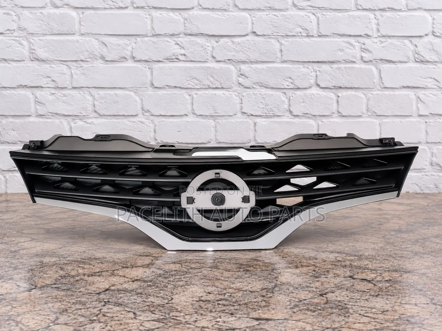 Front Grille Nissan NV200 Vanette 2010