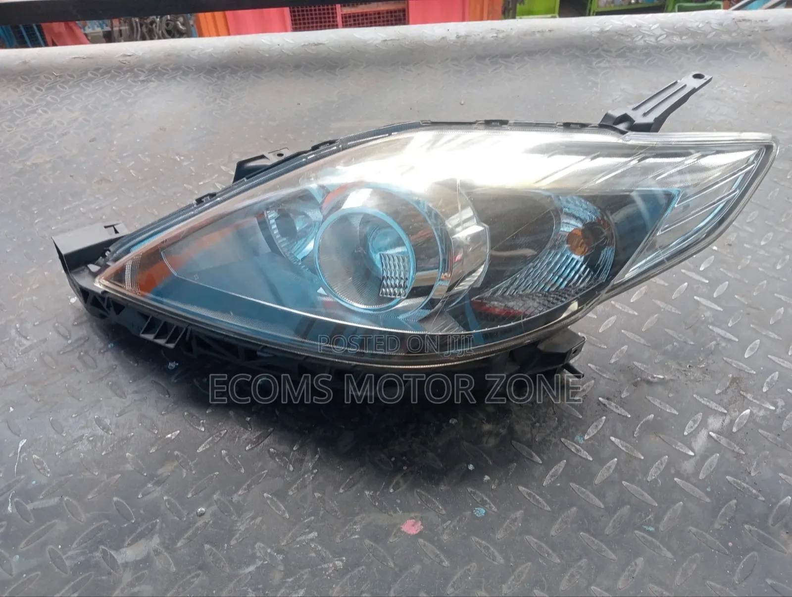 Mazda Premacy 2010 Headlight