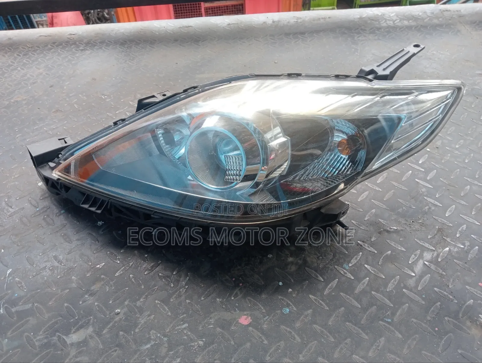 Mazda Premacy 2010 Headlight
