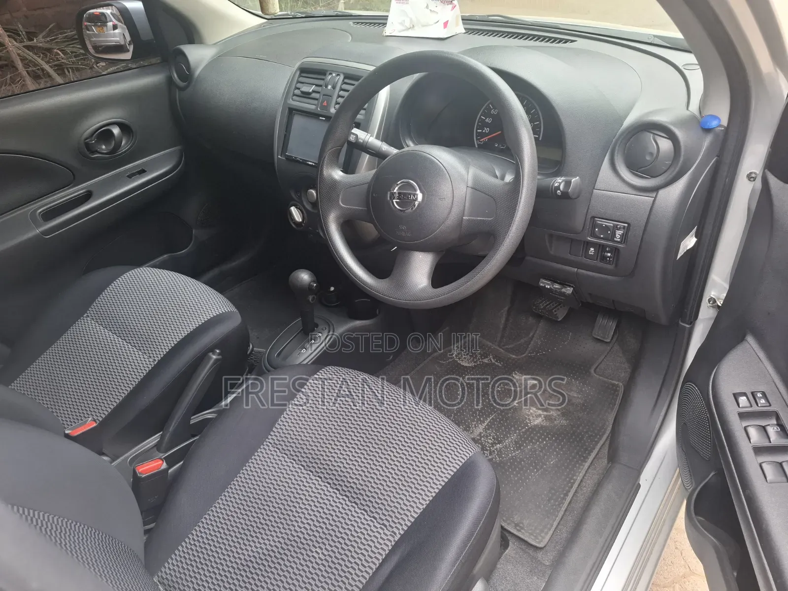 Nissan March 2016 Silver