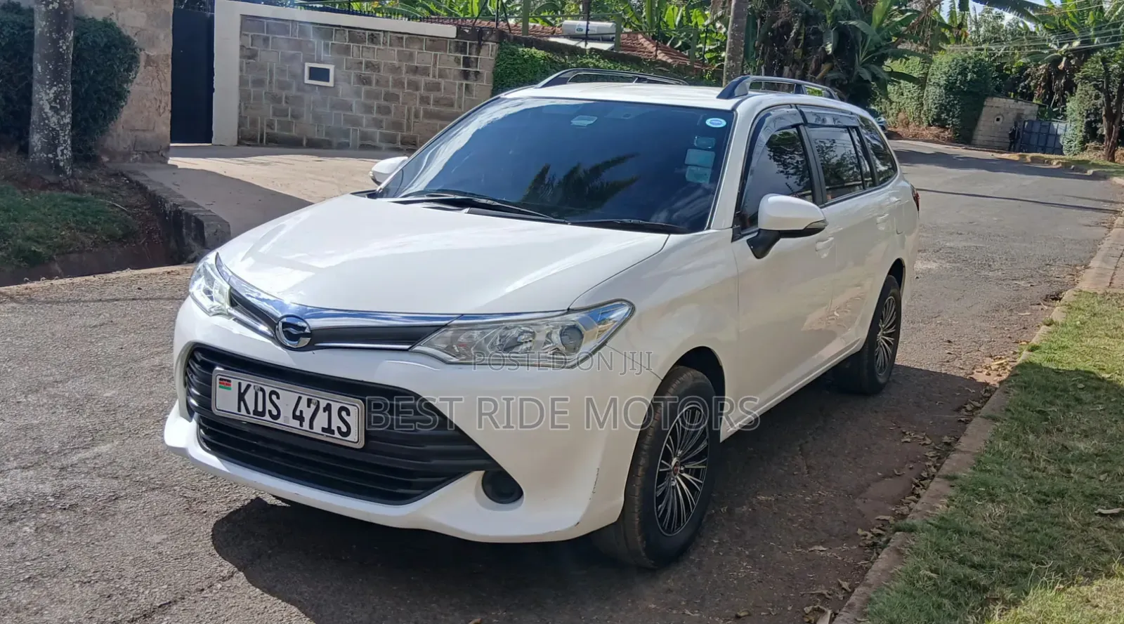 Toyota Corolla Fielder 1.5 Petrol FWD 2017 Pearl