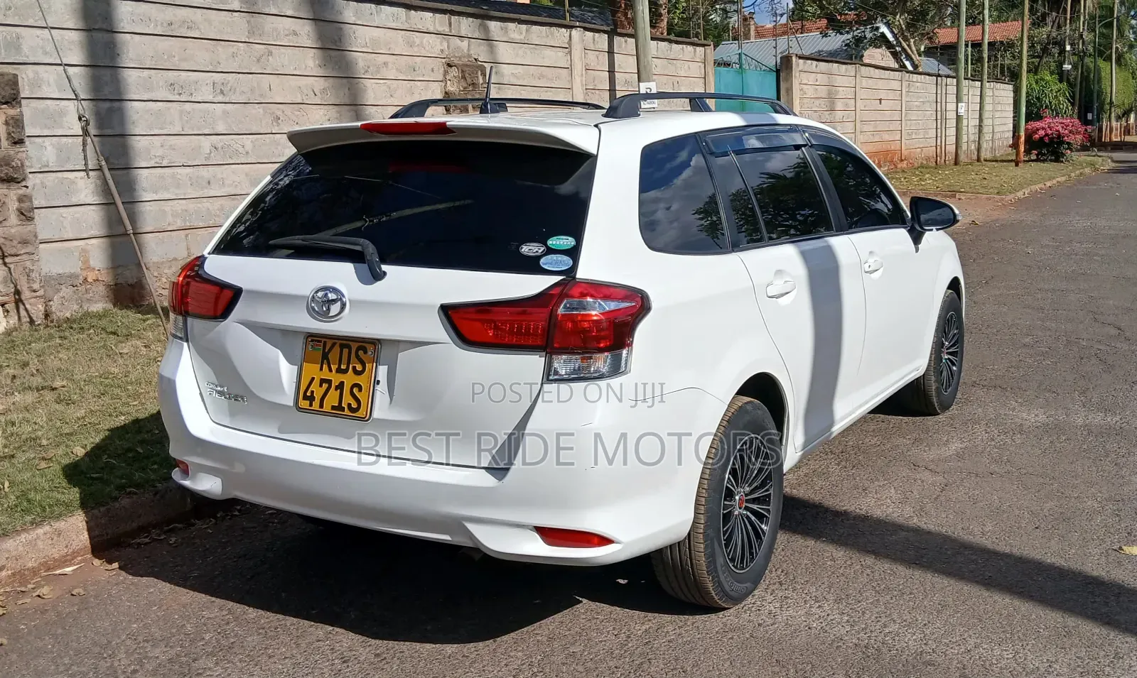 Toyota Corolla Fielder 1.5 Petrol FWD 2017 Pearl