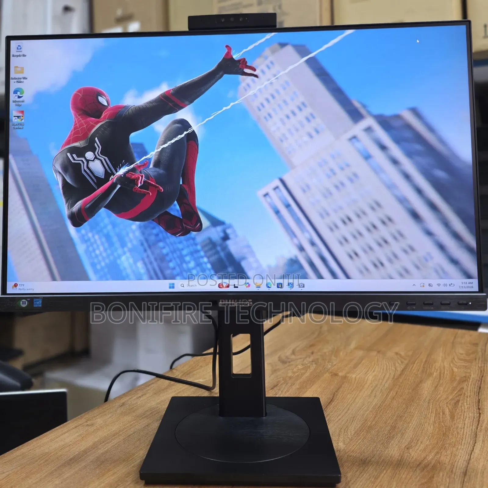 Phillips 243B1J
24 Inch Full Hd Monitor
Full Hd Webcam
Type C