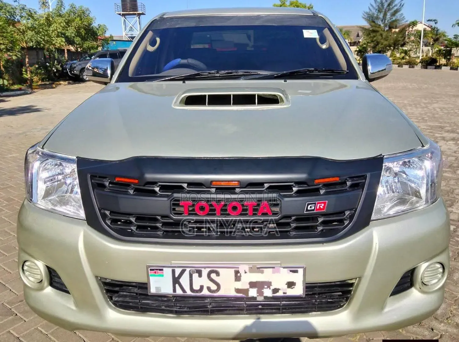 Toyota Hilux 2011 Beige
