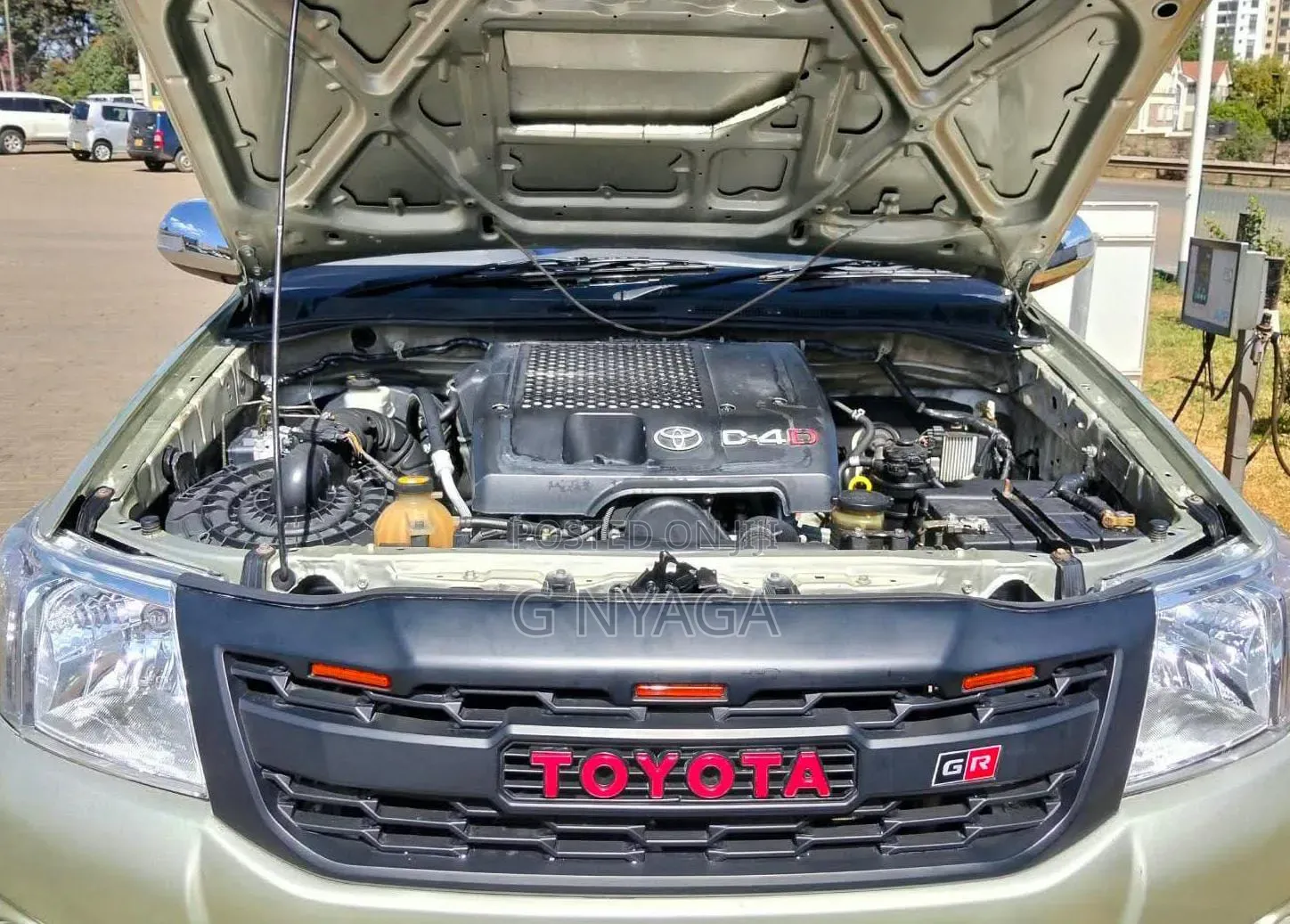 Toyota Hilux 2011 Beige