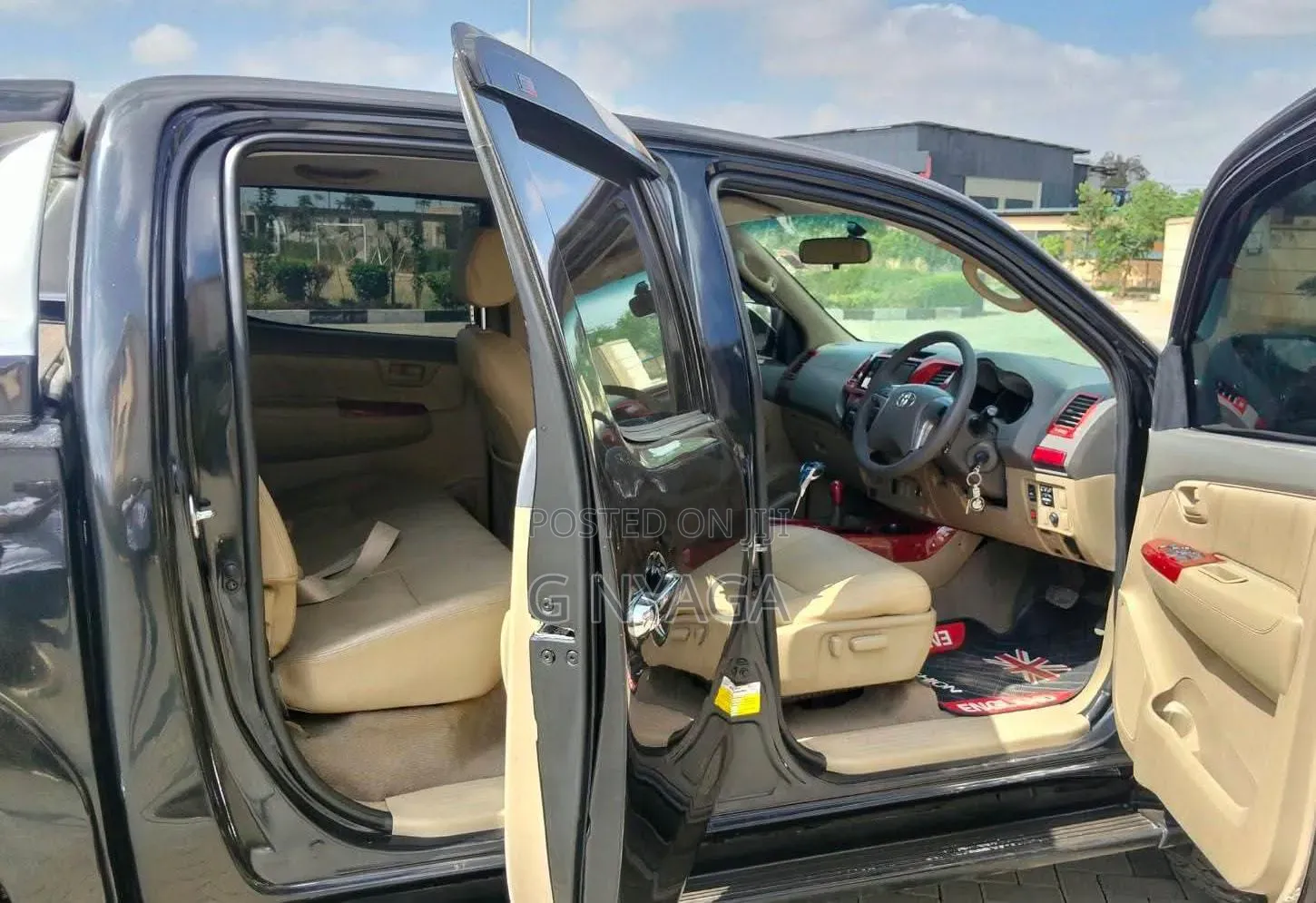 Toyota Hilux 2010 Black