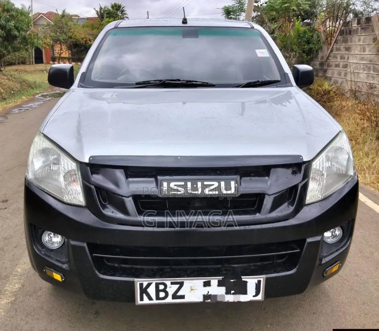 Isuzu D-MAX 2013 Silver