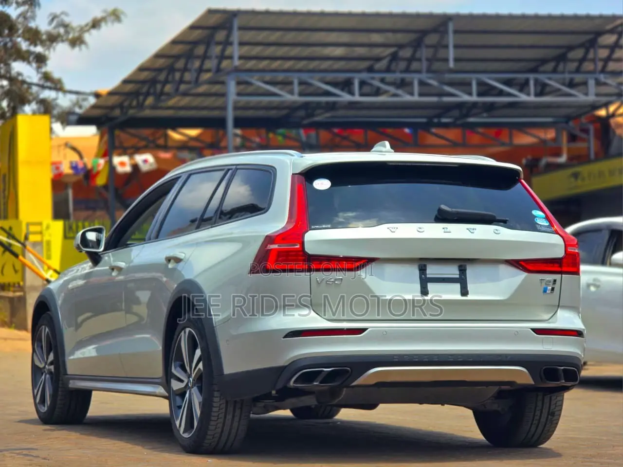 Volvo V60 T5 R-Design FWD 2019 Brown