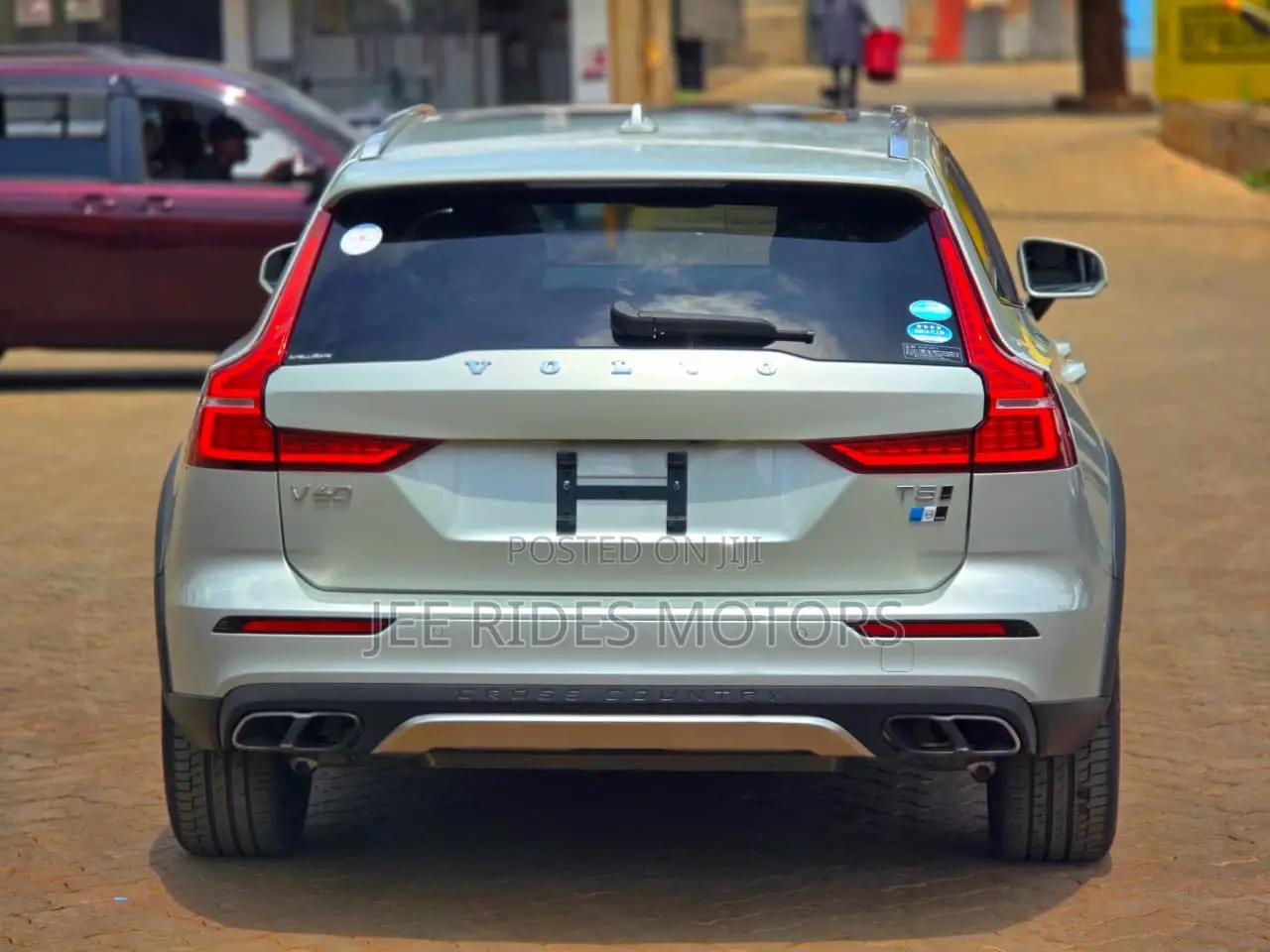 Volvo V60 T5 R-Design FWD 2019 Brown
