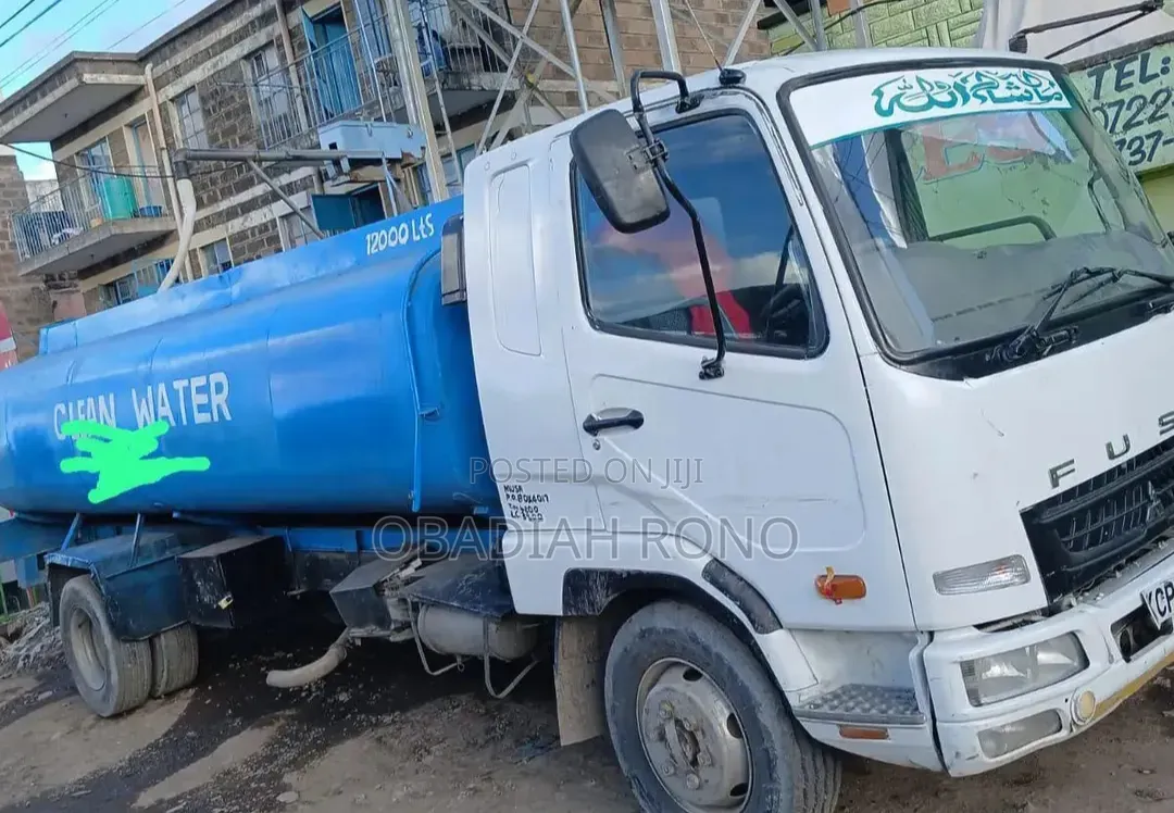 Mitsubishi FUSO (Bowser)