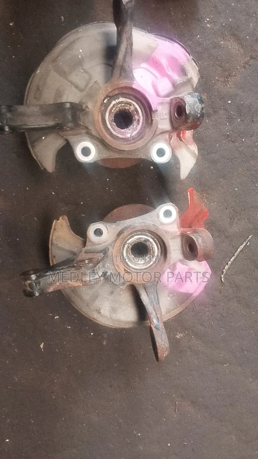 Daihatsu Mira Front Wheel Hubs