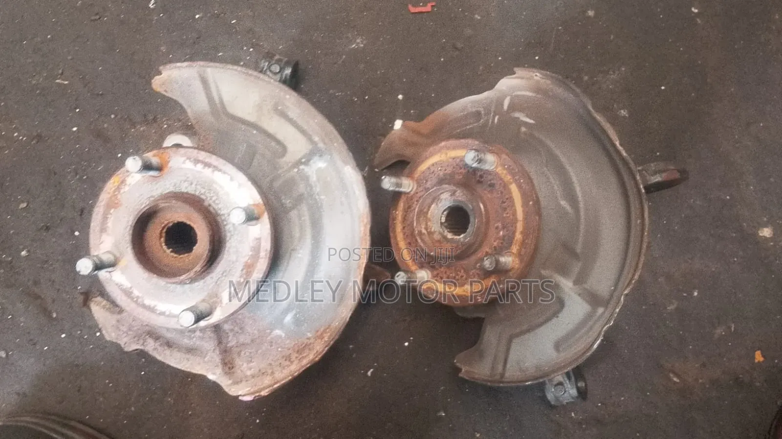 Daihatsu Mira Front Wheel Hubs