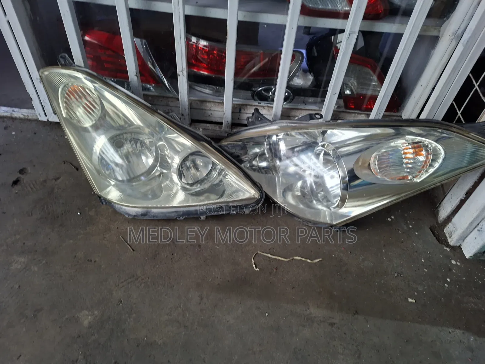 Wish 2005 Headlights