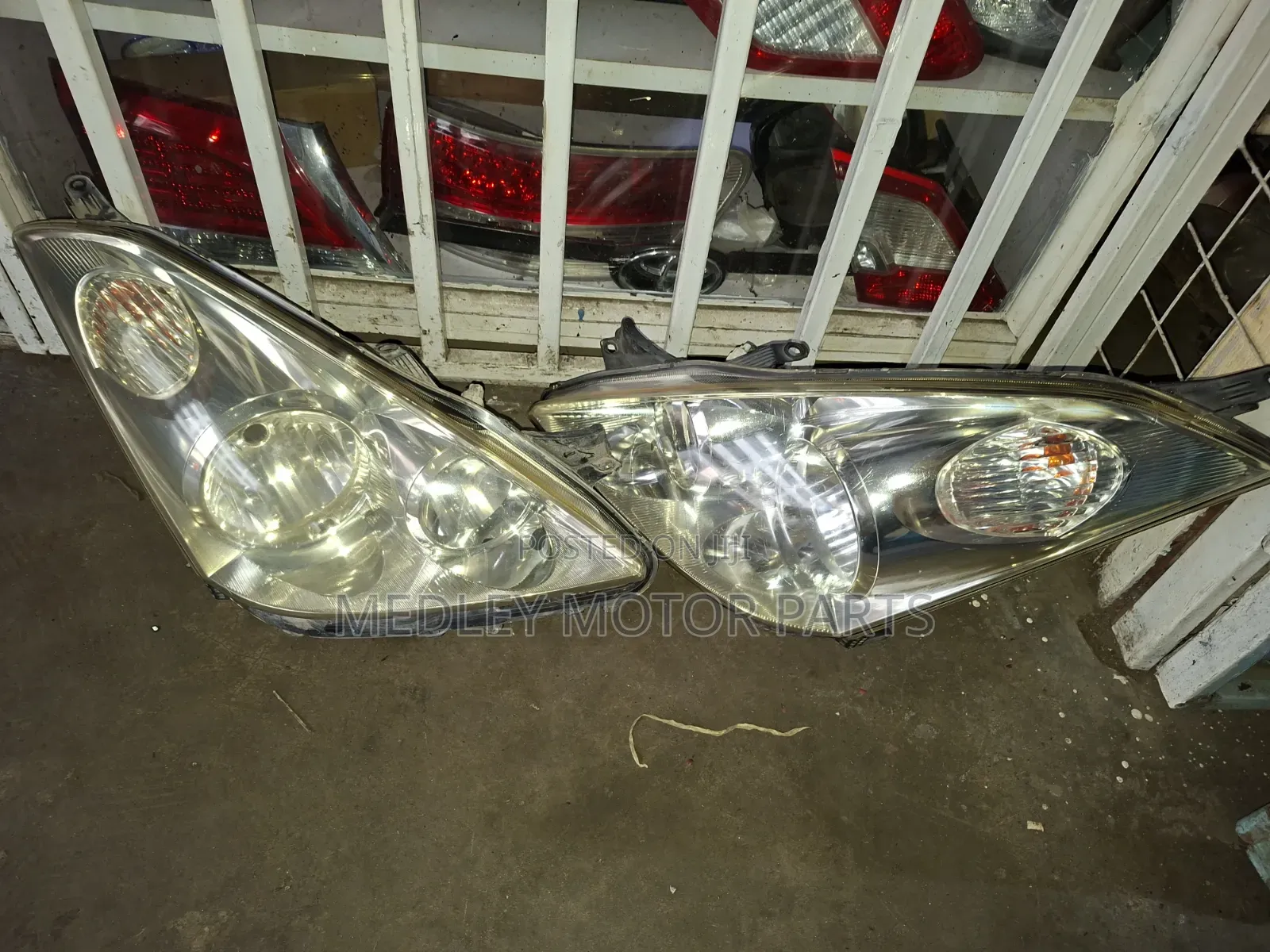 Wish 2005 Headlights