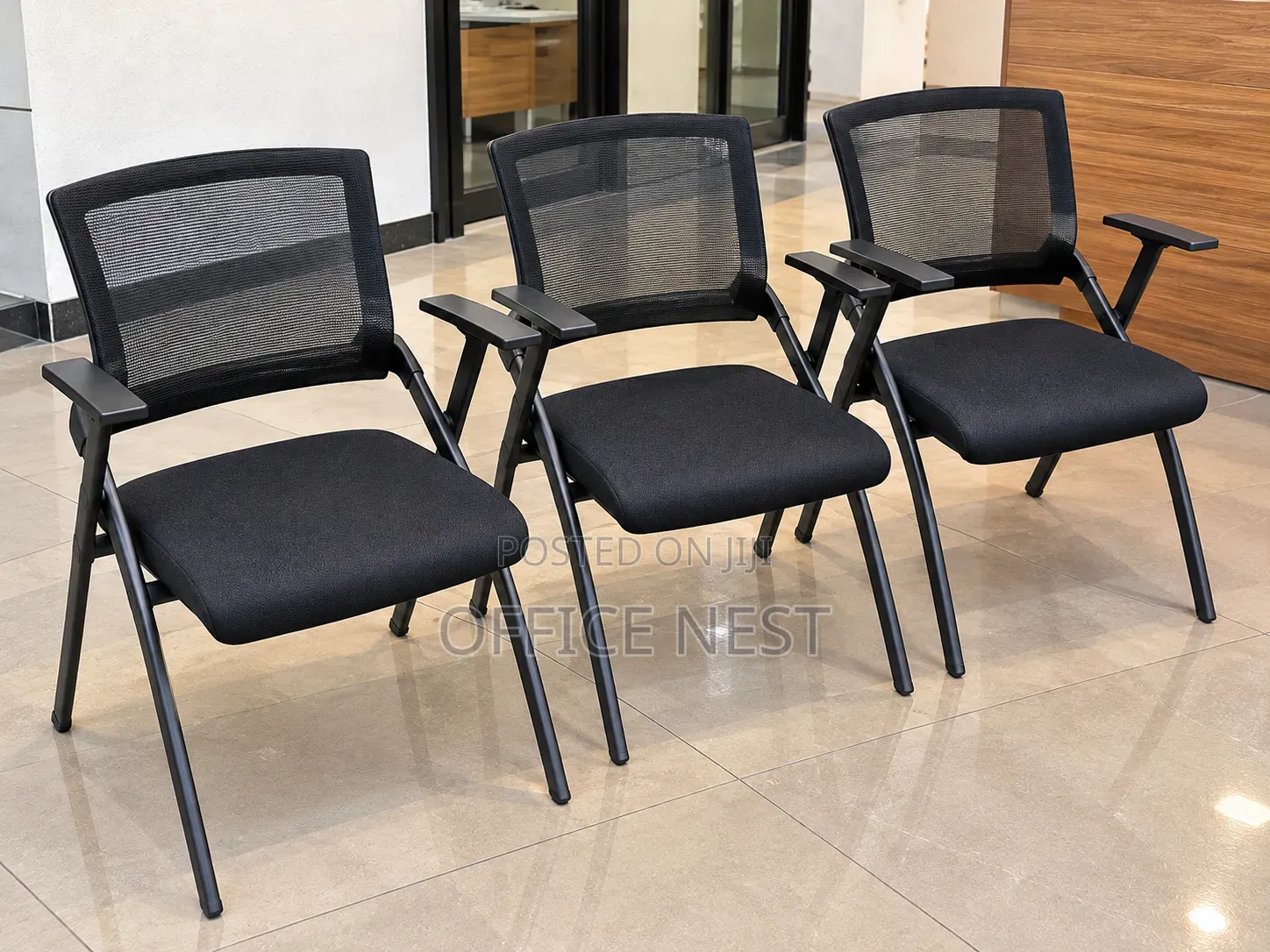 Modern Mesh Office Visitor Chair – Padded Waiting Chair