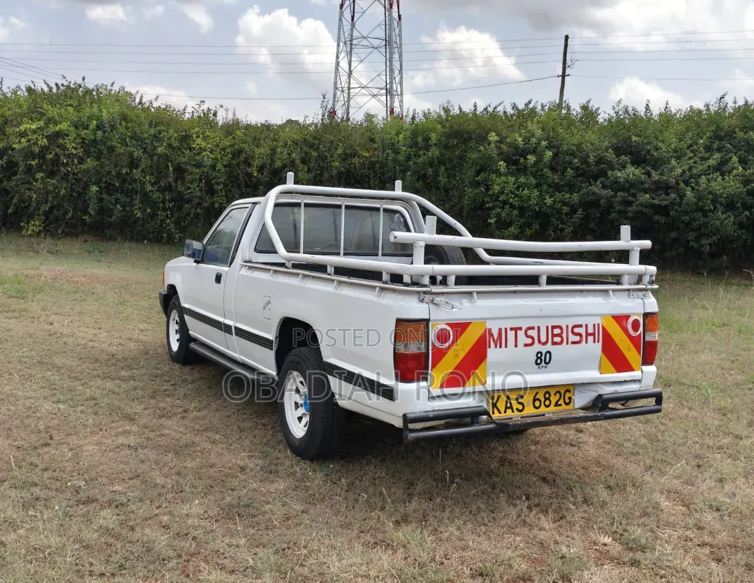Mitsubishi L200 2005 White