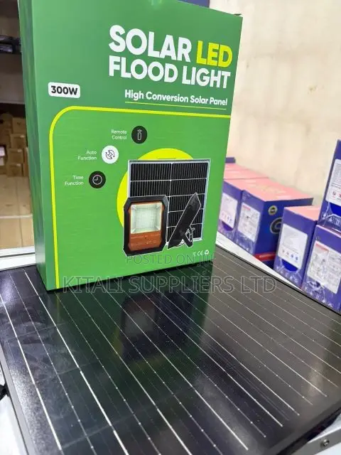 100W Integrated Solar Floodlight With Built-in CCTV