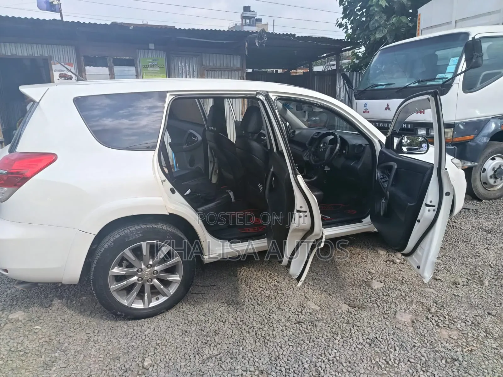 Toyota Vanguard 2014 White