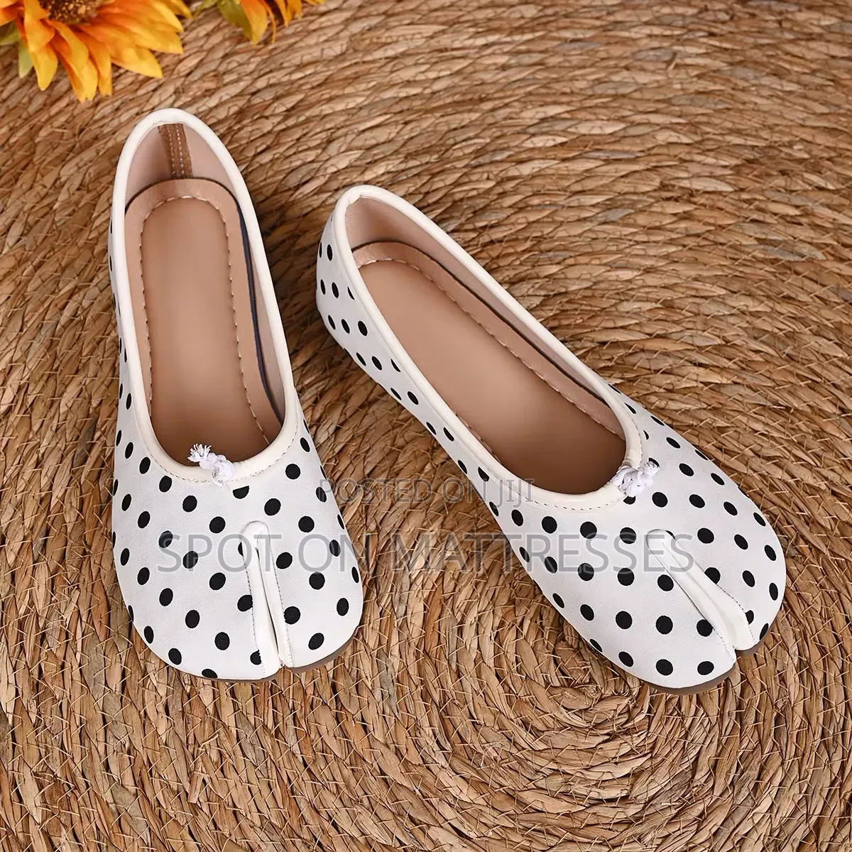 Tabi Flat Shoes for Ladies. Sizes 37-42. We Deliver Countrywide.