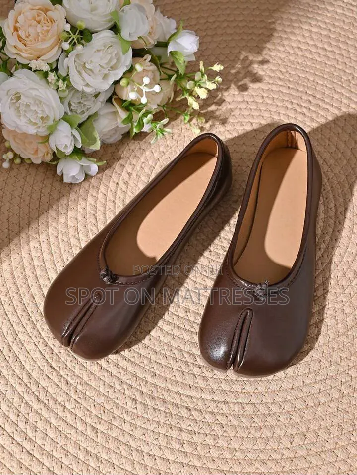 Tabi Flat Shoes for Ladies. Sizes 37-42. We Deliver Countrywide.