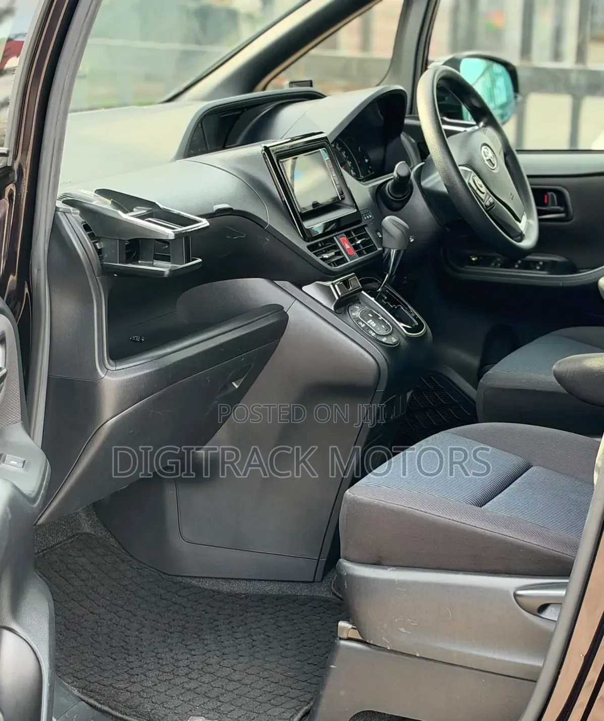 Toyota Noah 2019 Purple