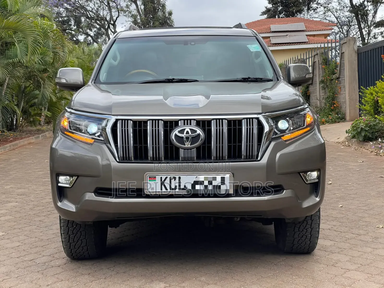 Toyota Land Cruiser Prado 2011 Brown