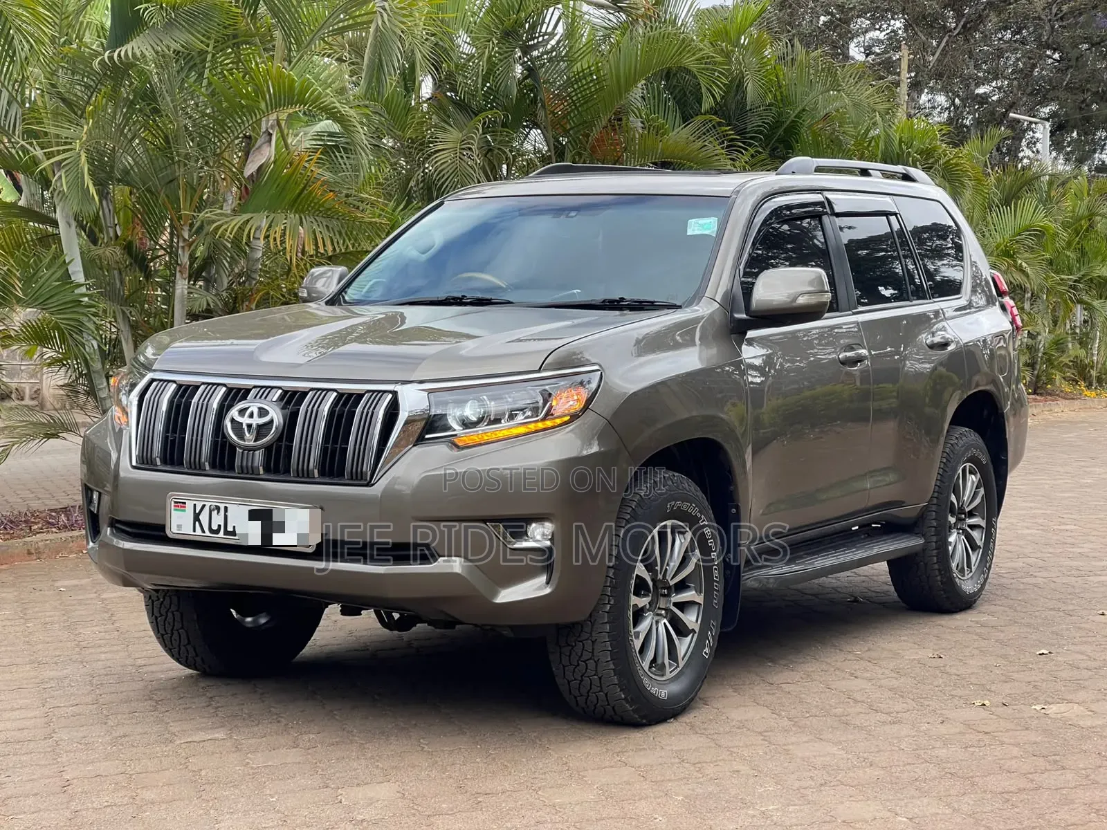 Toyota Land Cruiser Prado 2011 Brown