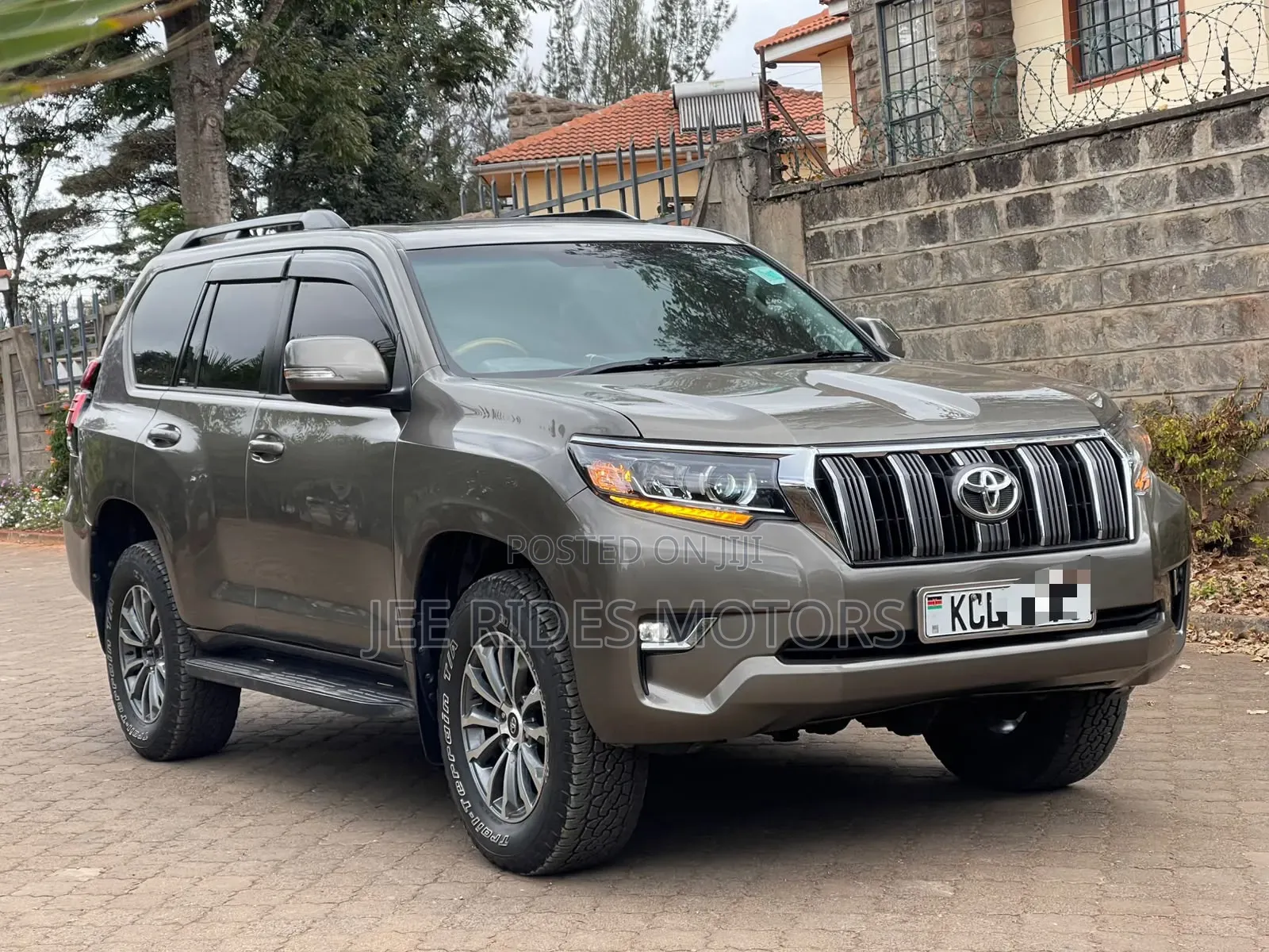 Toyota Land Cruiser Prado 2011 Brown