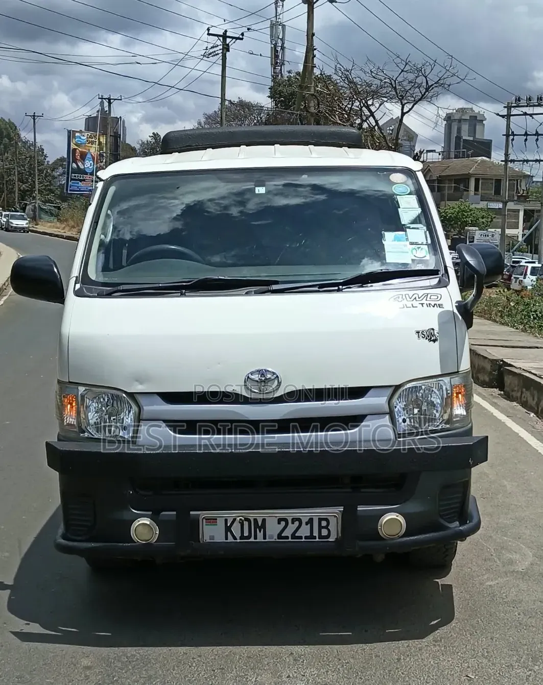 Toyota HiAce 2016 White