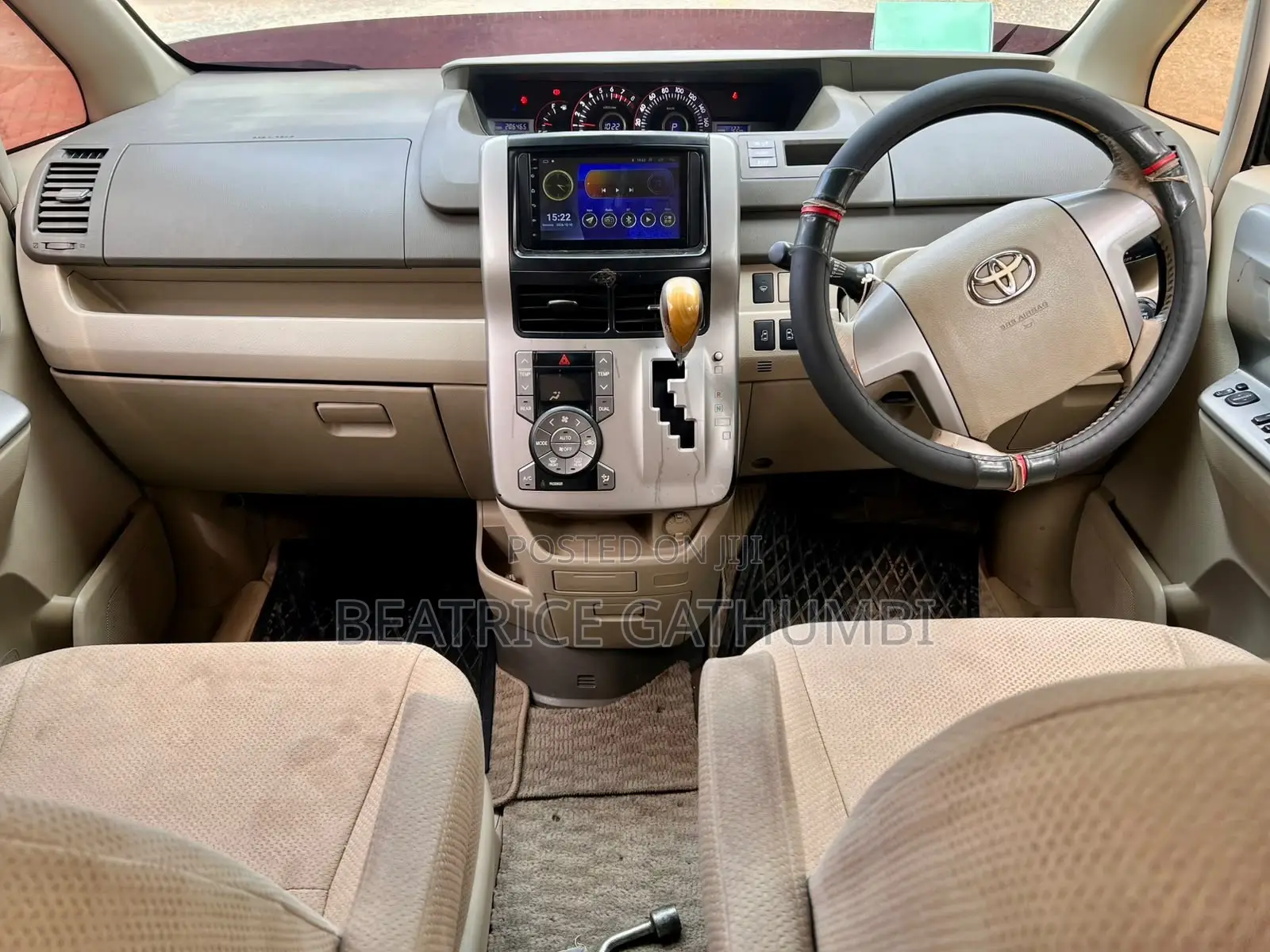 Toyota Noah 2.0 143hp FWD (8 Seater) 2010 Black