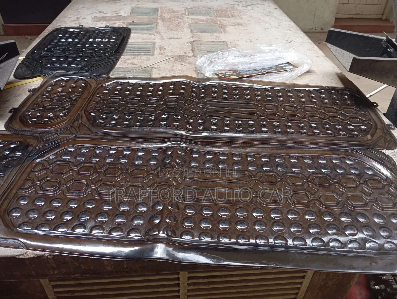 7 Seater Clear Black Matts