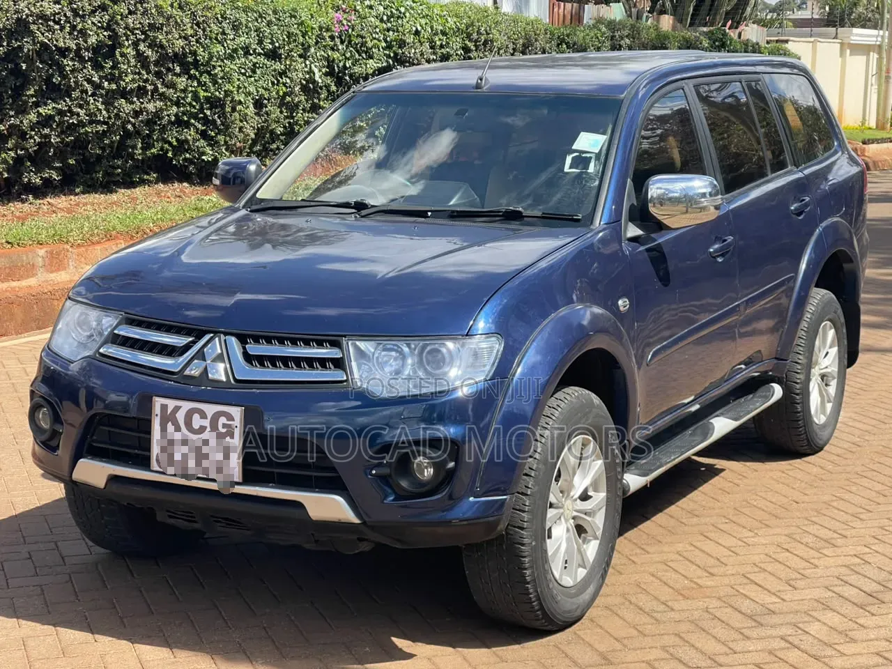 Mitsubishi Pajero 2014 Blue