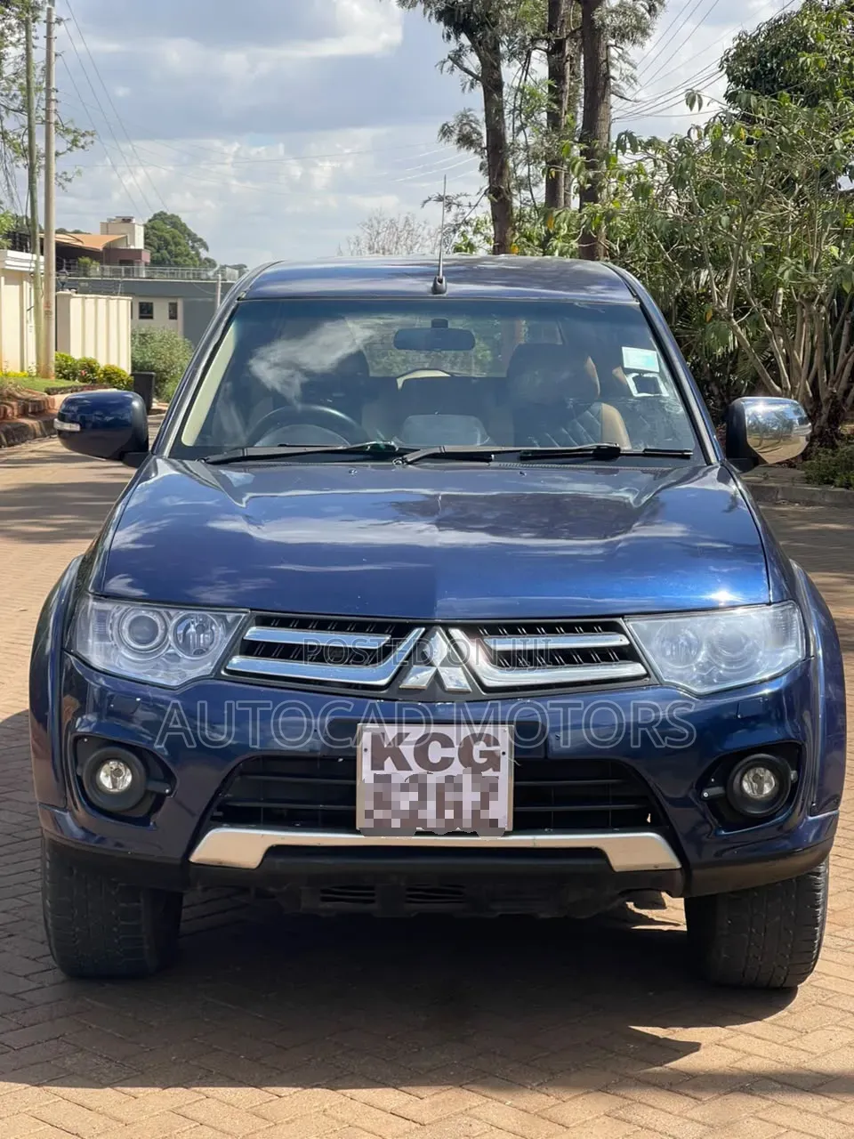 Mitsubishi Pajero 2014 Blue