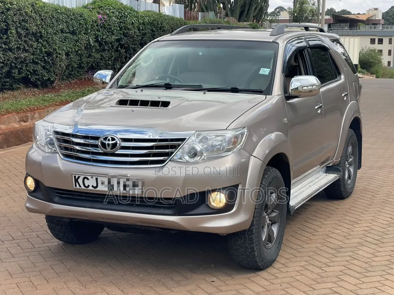 Toyota Fortuner 3.0 D AWD 2009 Gold