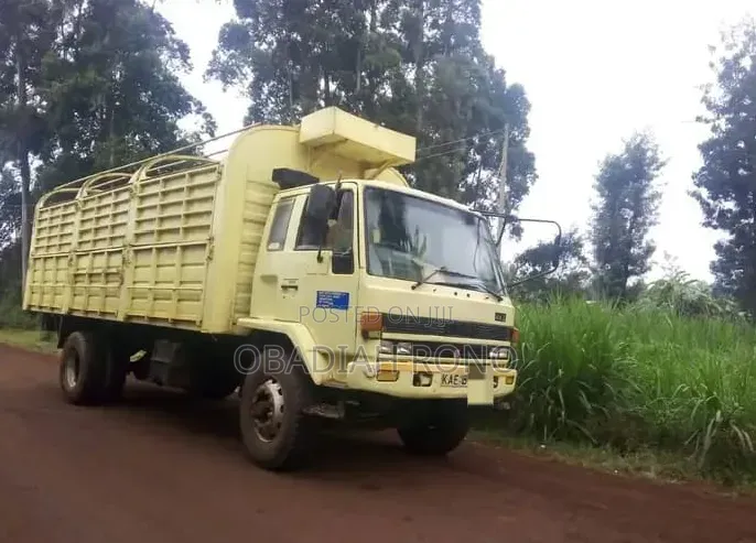 Isuzu FVR.