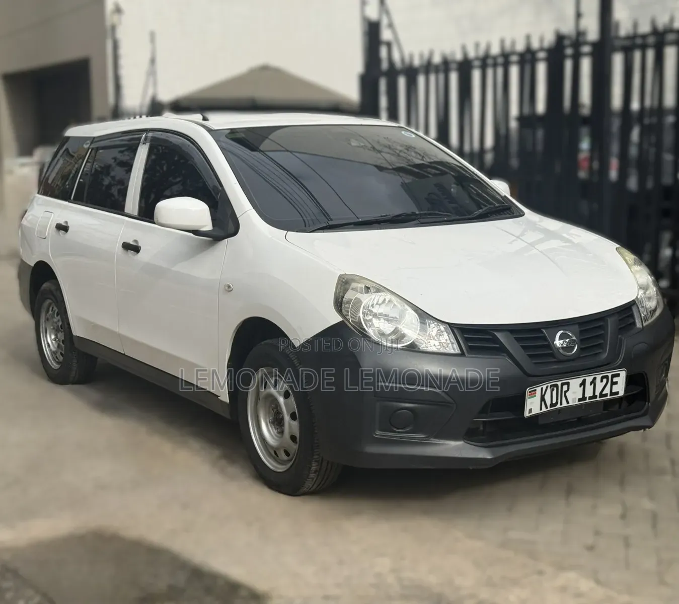 Nissan NV1500 2017 Pearl