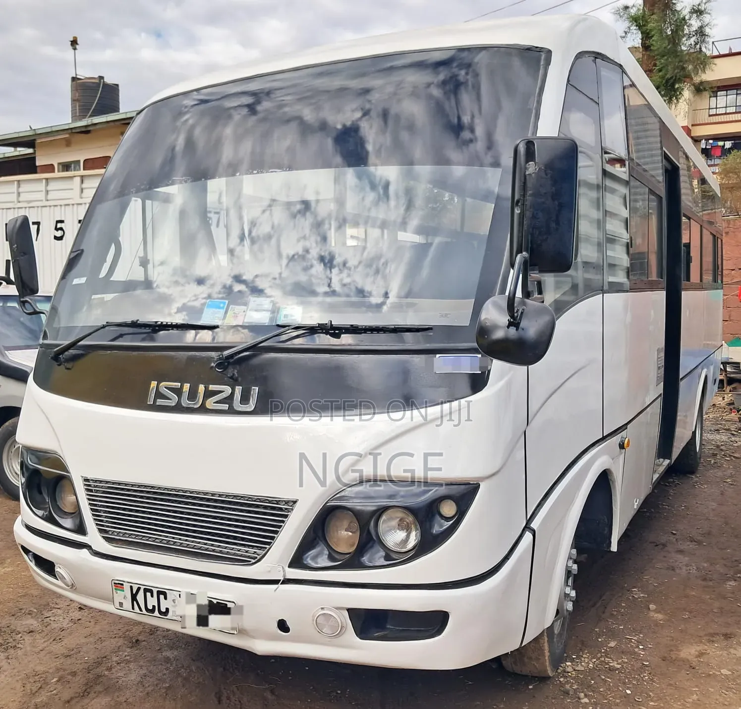 Isuzu NQR 2014 White