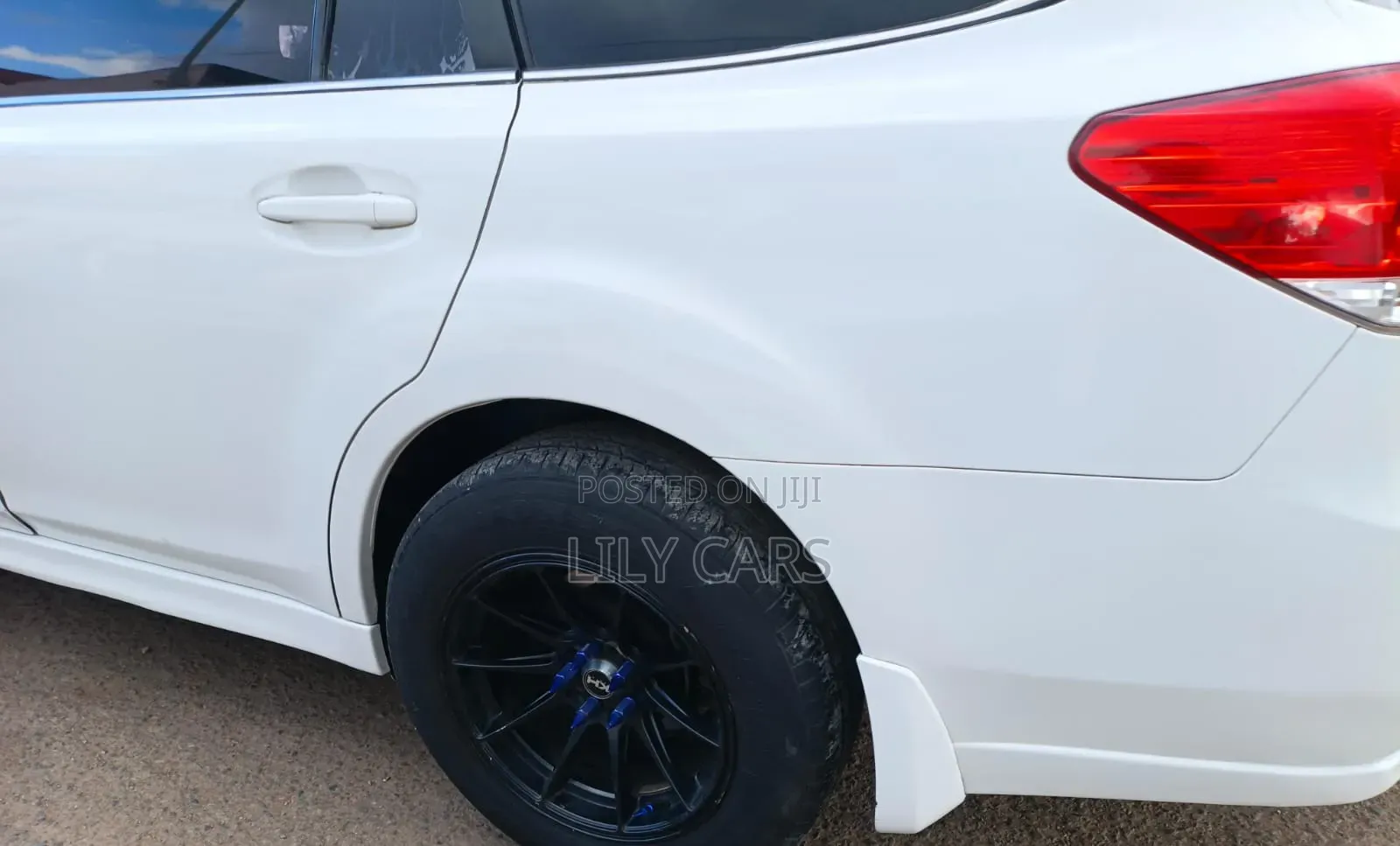Subaru Legacy 2010 White