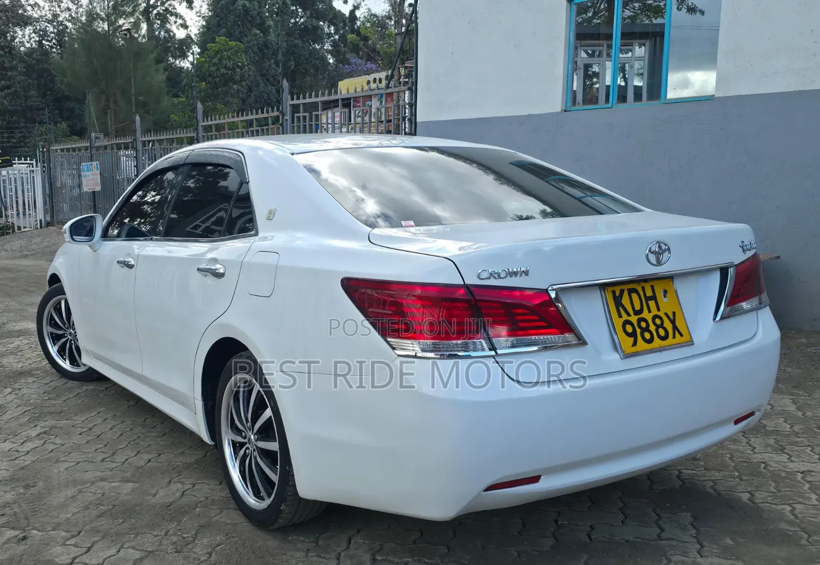 Toyota Crown 2016 White