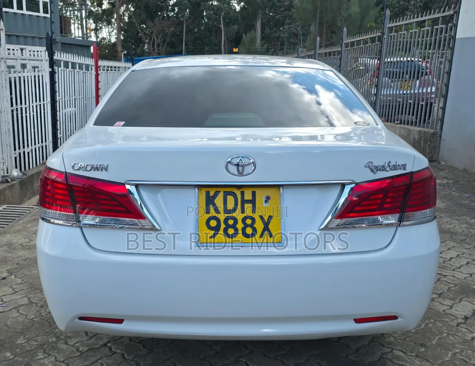 Toyota Crown 2016 White